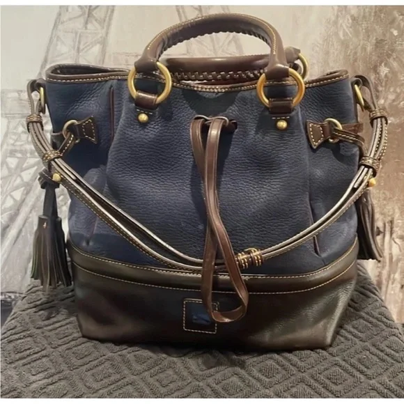 💙🤎Dooney & Bourke Buckley Leather Drawstring Bucket/Shoulder Bag - Picture 1 of 15
